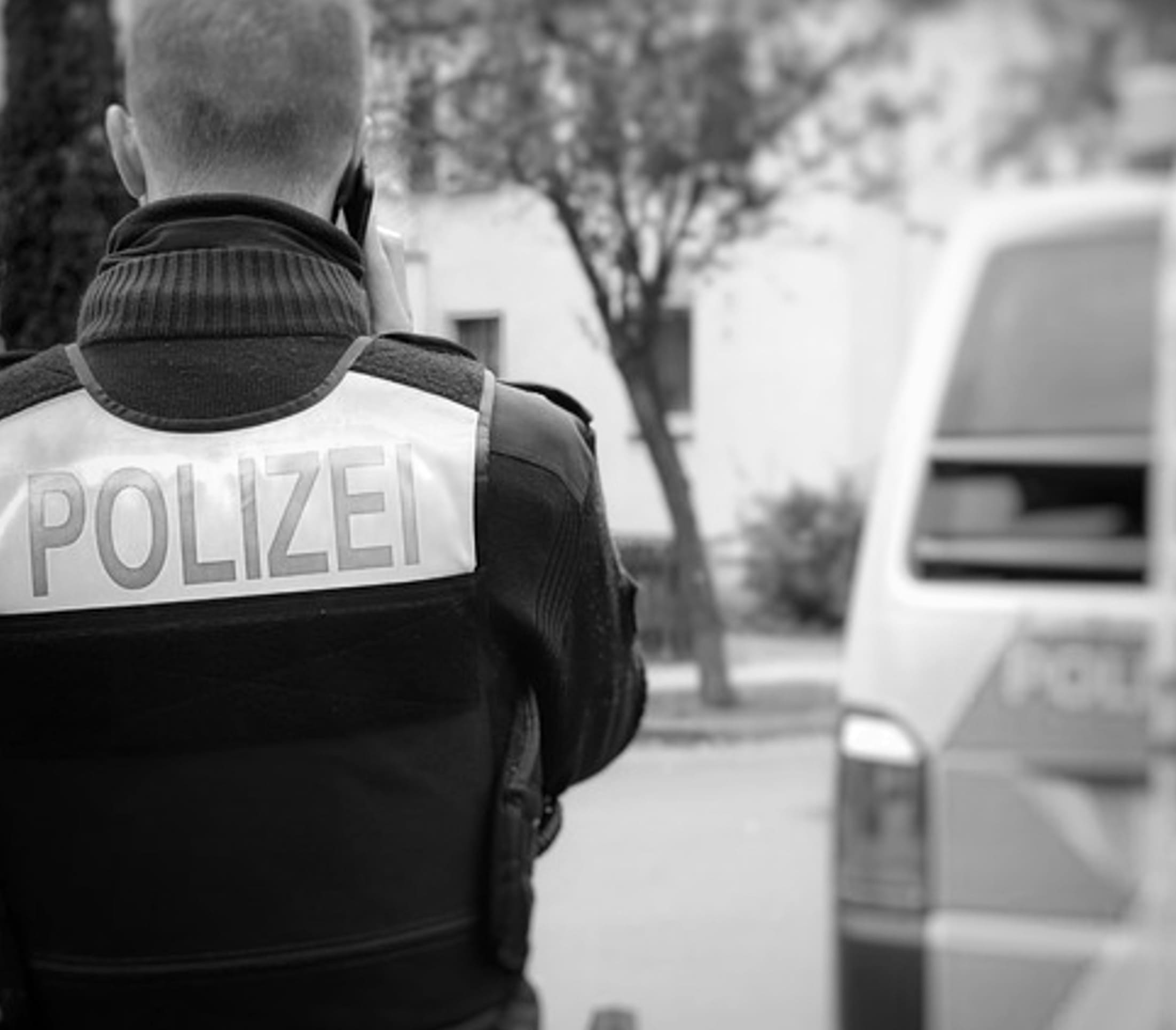 Hausdurchsuchung wegen Social Media – ist das erlaubt? – Strafverteidigerin Myrsini Laaser Berlin